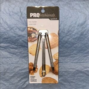PROfreshionals by Goodcook Nut Cracker w/ 2 Picks NEW!🥳